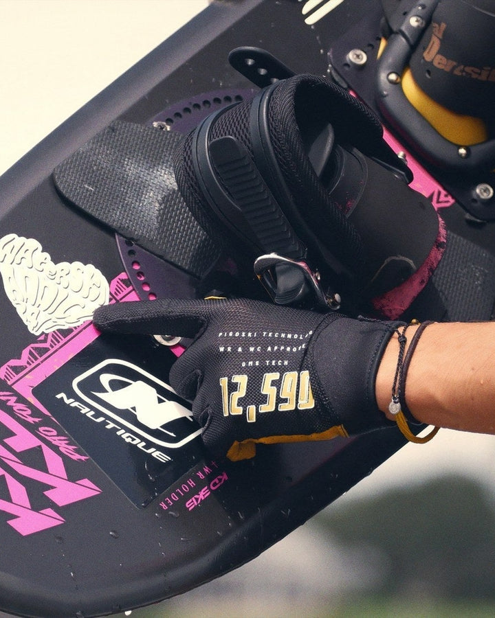 GMS V1 Legacy glove on the trick ski — gold 12,590 detail