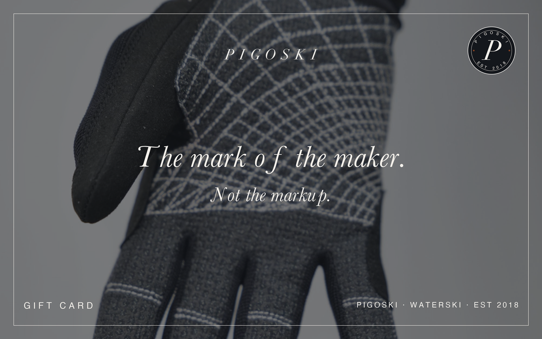 PIGOSKI gift card — stamp badge (v4)